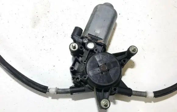 Renault Scenic I Front door window regulator motor 400310A