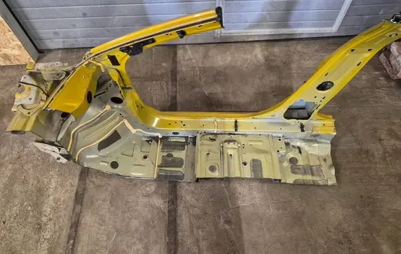 Peugeot 208 II Front sill (body part) 
