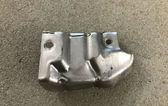 Volkswagen PASSAT B8 Heat shield in engine bay 04L129969J