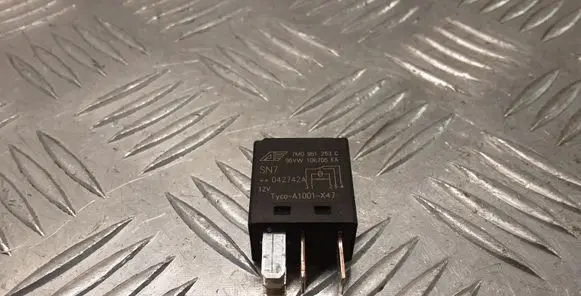 Porsche Cayenne (9PA) Other relay 7M0951253C