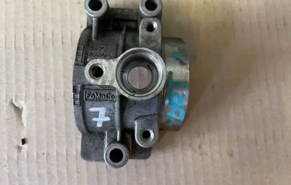 Ford Focus Camshaft holder BM5G2D090CB 2D090CB