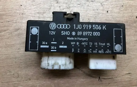 Seat Ibiza III (6L) Coolant fan relay 1J0919506K