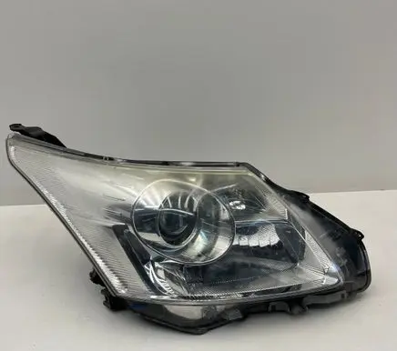 Toyota Avensis T270 Headlight/headlamp 8112605310 279120