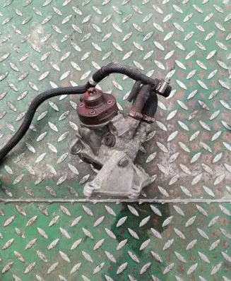BMW 3 E90 E91 Fuel injection high pressure pump 7810696 0445010517 120918