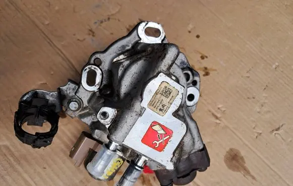 Peugeot 508 Fuel injection high pressure pump 9674984480