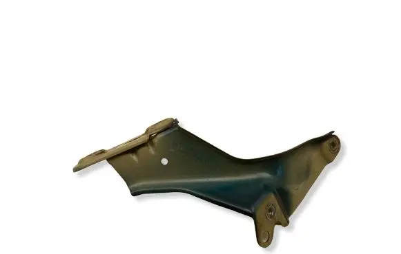 Skoda Octavia Mk4 Fender mounting bracket 5E3821231