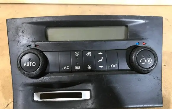 Renault Laguna II Climate control unit 8200487008 52413362 HDS23C31