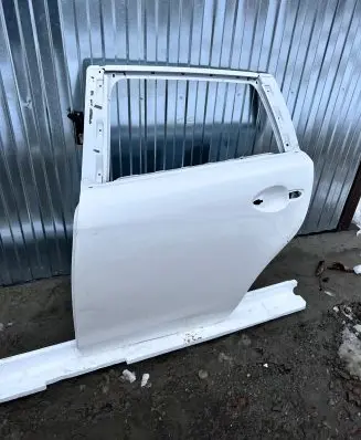 Mazda 6 Rear door