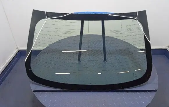 Infiniti Q50 Rear windscreen/windshield window 
