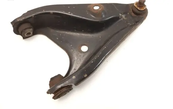 Dacia Sandero Front lower control arm/wishbone 678A133