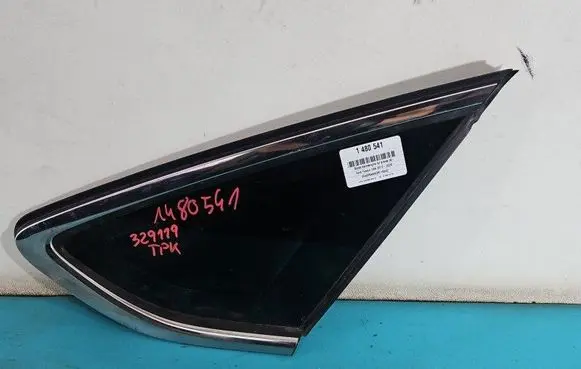 Rear side window