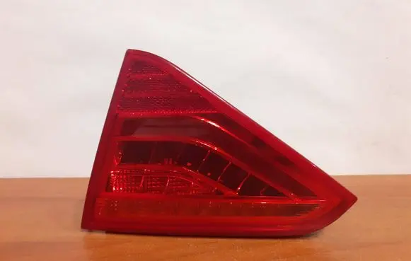 Audi A5 8T 8F Tailgate rear/tail lights 8T0945094C 21200206
