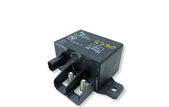 BMW 5 F10 F11 Coolant fan relay 9198302 919830201