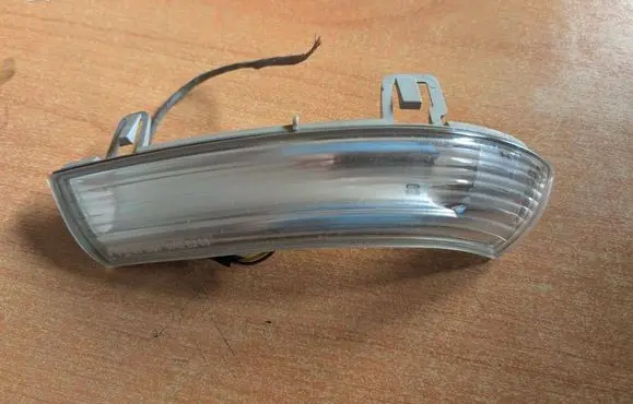 Volkswagen PASSAT B6 Mirror indicator light 4251452 1K0949101