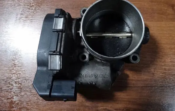 BMW X5M G05 F95 Throttle valve 7555944