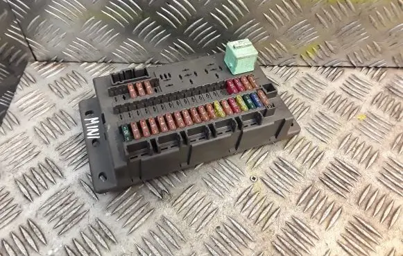 Mini One - Cooper R50 - 53 Fuse box set 6906598