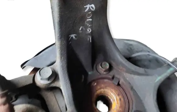 Nissan X-Trail T32 Front wheel hub spindle knuckle 