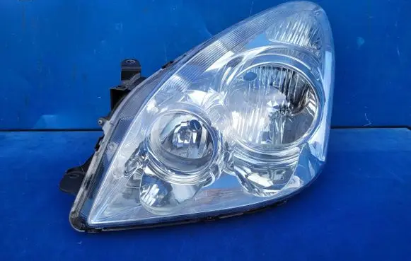 Toyota Corolla Verso AR10 Headlight/headlamp