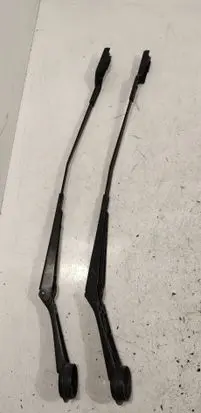 Ford Focus Front wiper blade arm BM5117526AB BM5117526BB