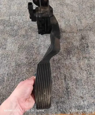 Opel Zafira A Accelerator throttle pedal 9202341 6PV00811400