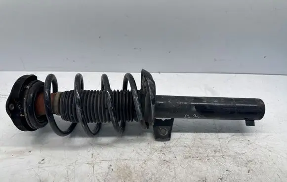 Audi Q3 8U Front shock absorber/damper 1T0412103