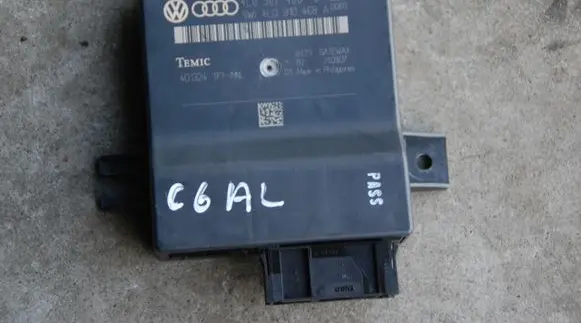 Audi A6 S6 C6 4F Gateway control module 4L0907468B