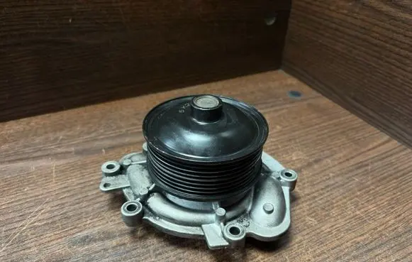 Mercedes-Benz Vito Viano W639 Water pump pulley A6422002101 6422002101