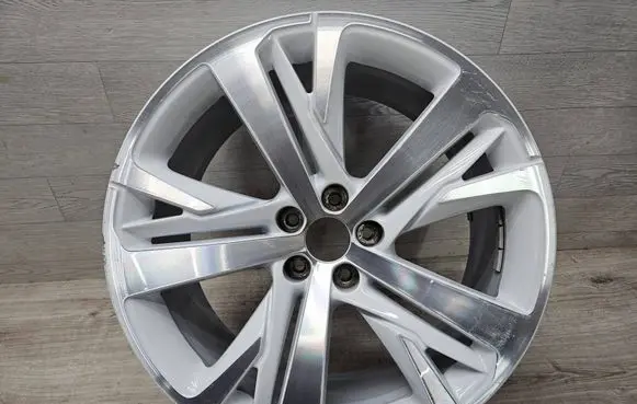 R19 alloy rim