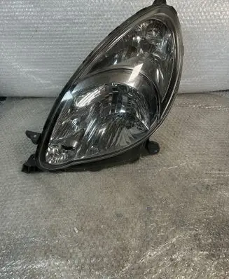 Toyota Yaris Headlight/headlamp 