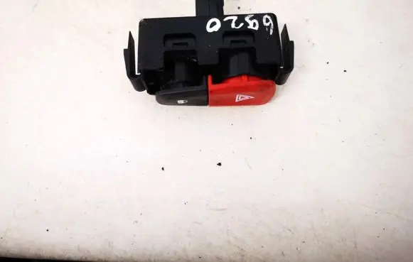 Renault Megane III Hazard light switch 8200241896a 88300000