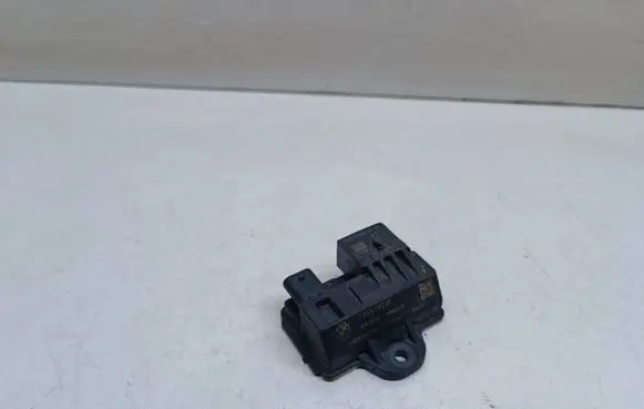 BMW X3 F25 Glow plug pre-heat relay 7823290
