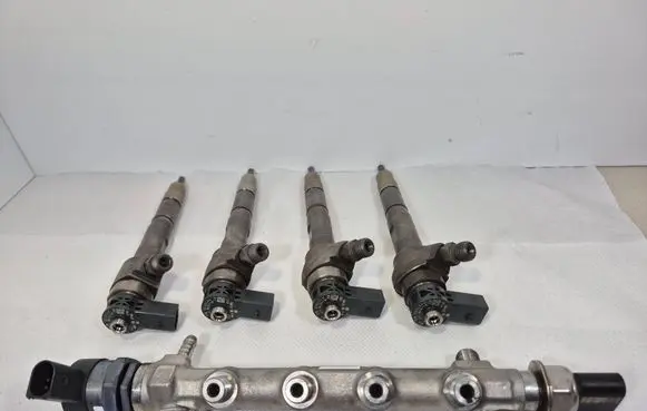 Volkswagen Golf VII Fuel injector 04L130277G 0445110477 057130764AB