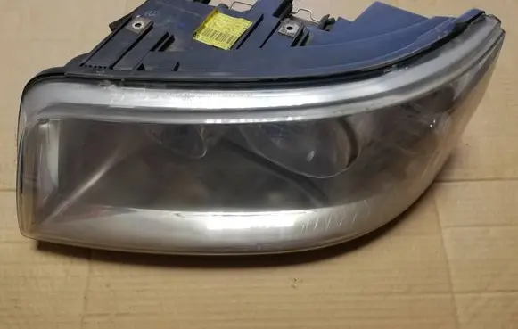 Volkswagen Transporter - Caravelle T5 Headlight/headlamp 7H1941015T 0301195201