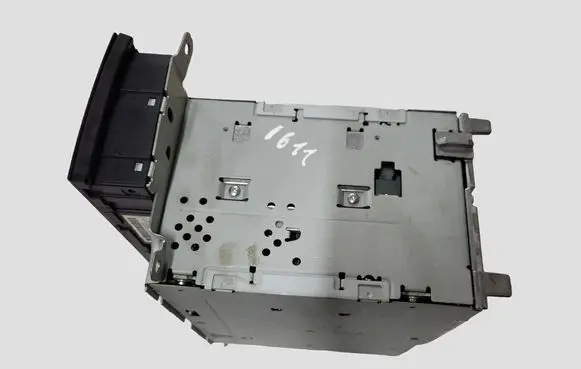 Audi A4 S4 B8 8K Radio/CD/DVD/GPS head unit 8T1035186R 08100743