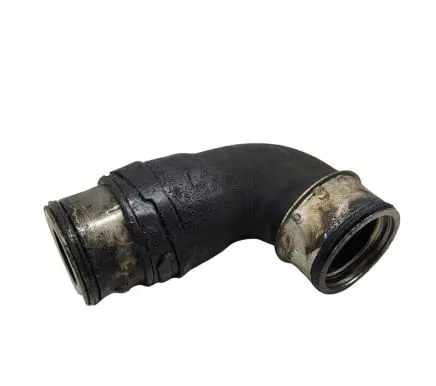 Volkswagen Golf V Intercooler hose/pipe 038131111A