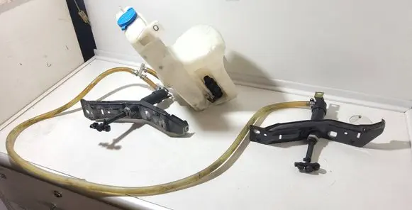Audi A6 S6 C4 4A Windshield washer fluid reservoir/tank 4A0955453D 4A0955989 4A0955651