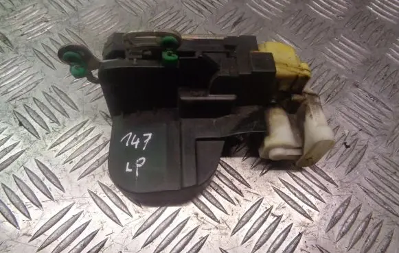 Alfa Romeo 147 Front door lock