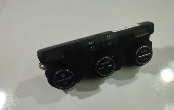 Volkswagen PASSAT B6 Climate control unit 
