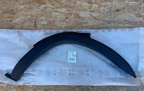 Iveco Daily 6th gen Front arch trim 5801762169 5801762352