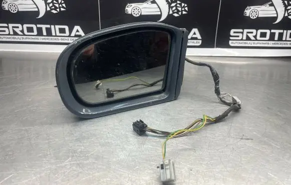 Mercedes-Benz C W203 Front door electric wing mirror 413133417