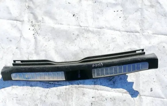 Toyota Avensis T250 Other trunk/boot trim element 5838705090 58387-05090