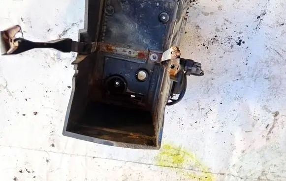 Ford Focus Battery box tray 4M5110723BC