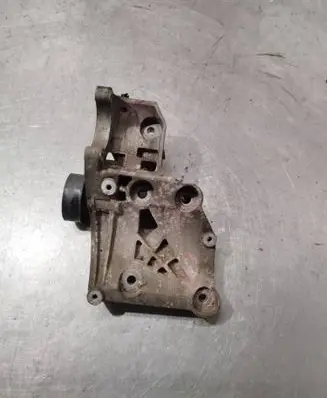 Opel Insignia A A/C compressor mount bracket 55562863