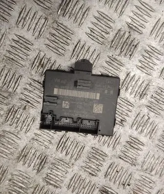 Audi A3 S3 8V Door control unit/module 8W1959595D