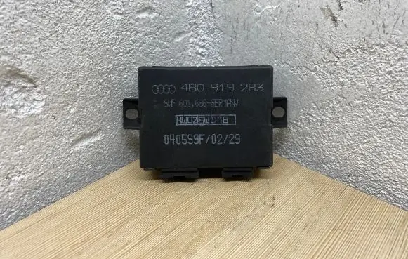 Audi A6 S6 C5 4B Parking PDC control unit/module 4B0919283 040599F 5V601686