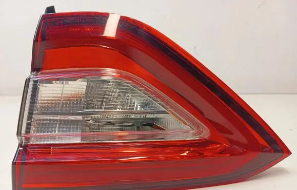 Maserati Levante Tailgate rear/tail lights 20680203