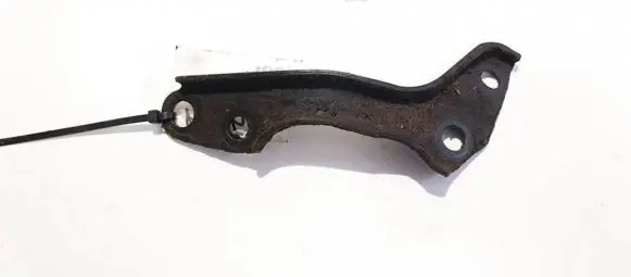Subaru Legacy Engine mounting bracket