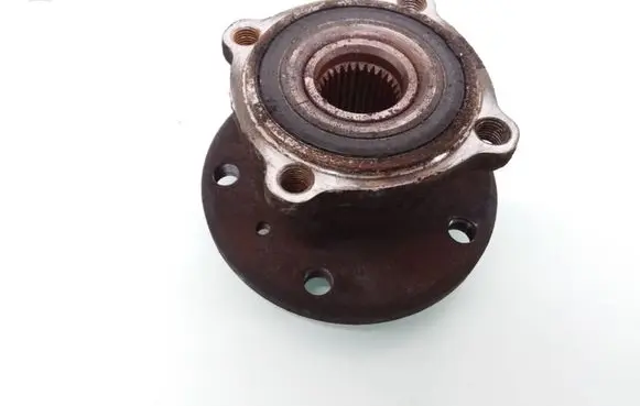 BMW X5 E53 Rear wheel hub