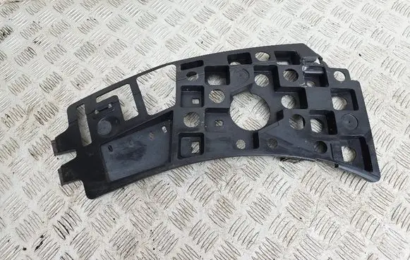 Front bumper mounting bracket