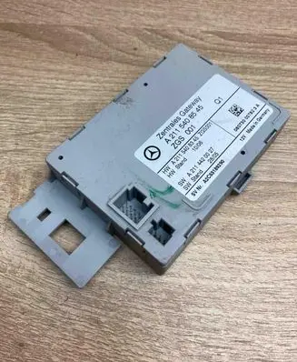 Mercedes-Benz E W211 Gateway control module A2115408545 A2114420027